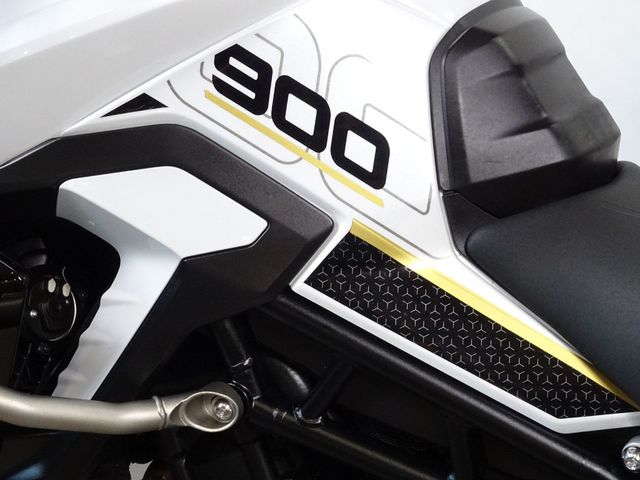 triumph - tiger-900-gt-pro