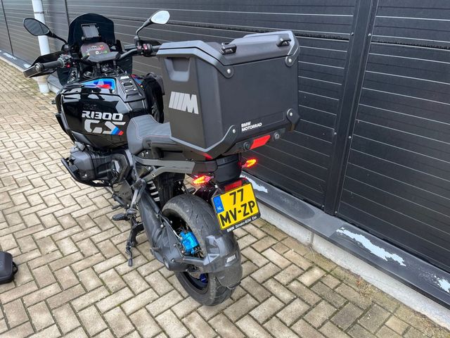 bmw - r-1300-gs-adventure