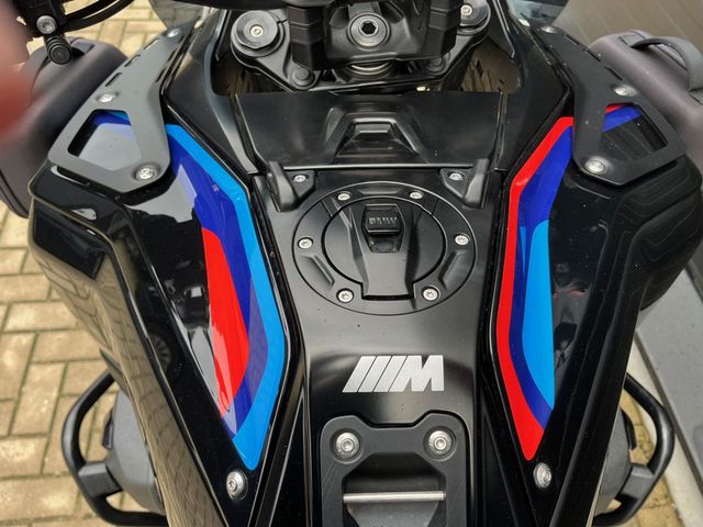 bmw - r-1300-gs-adventure