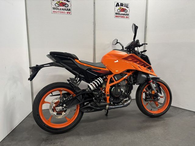 ktm - 390-duke