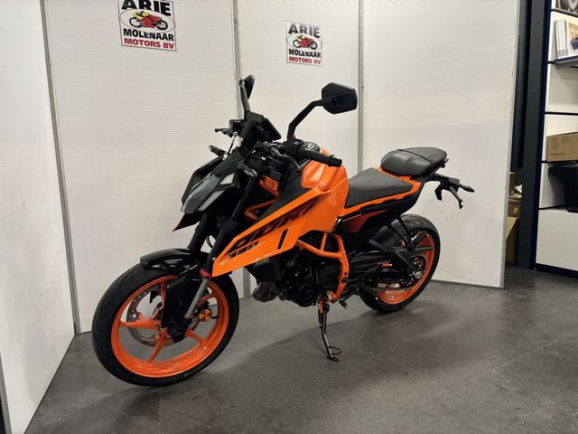 ktm - 390-duke