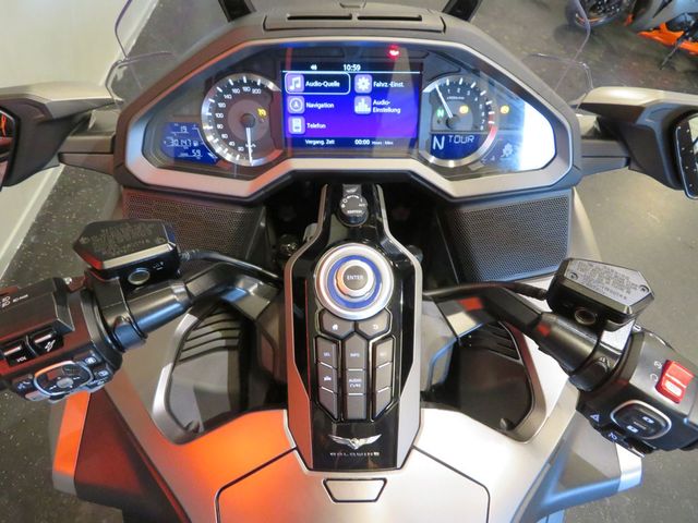 honda - gl-1800-goldwing-bagger