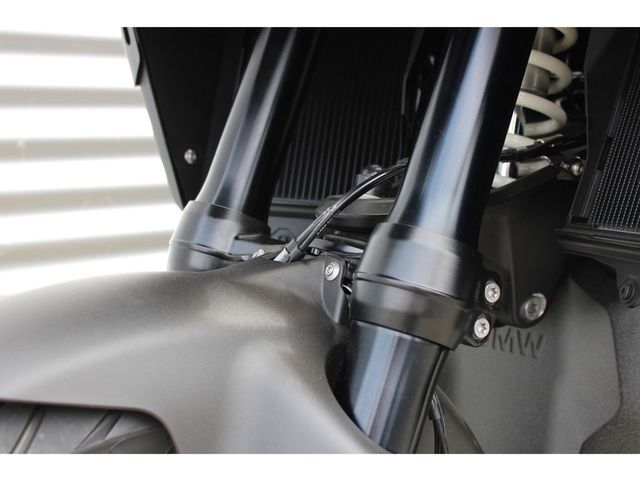 bmw - r-1300-gs-adventure
