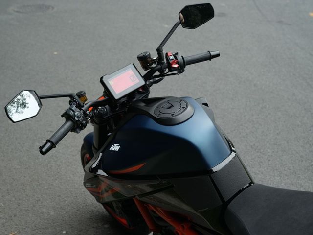 ktm - 1290-super-duke-r-evo