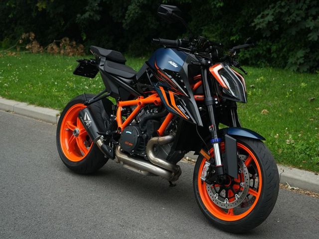 ktm - 1290-super-duke-r-evo