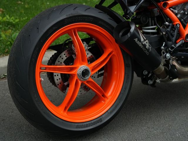 ktm - 1290-super-duke-r-evo