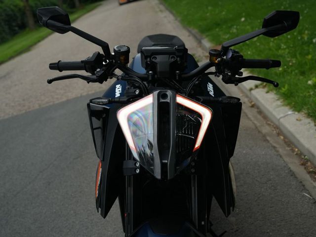 ktm - 1290-super-duke-r-evo