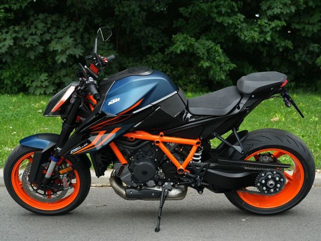 ktm - 1290-super-duke-r-evo