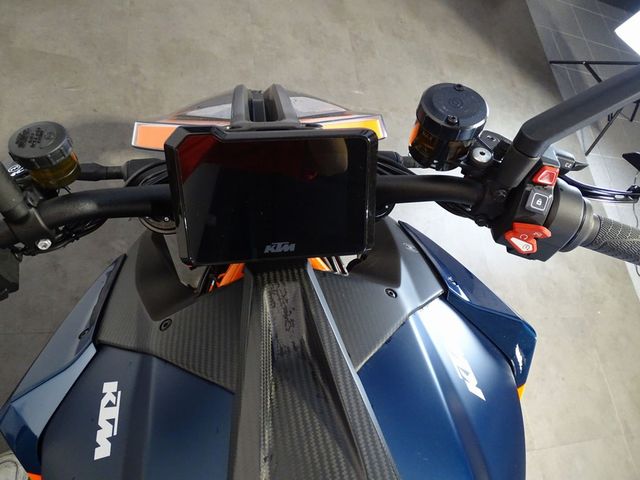 ktm - 1290-super-duke-rr