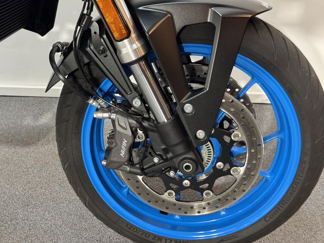 suzuki - gsx-8s