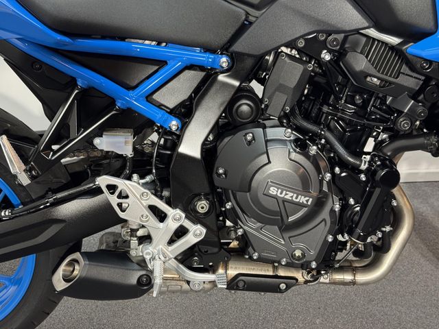 suzuki - gsx-8s