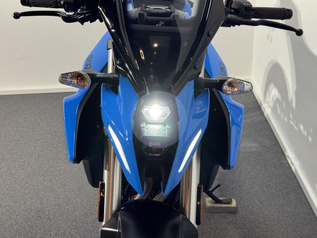 suzuki - gsx-8s