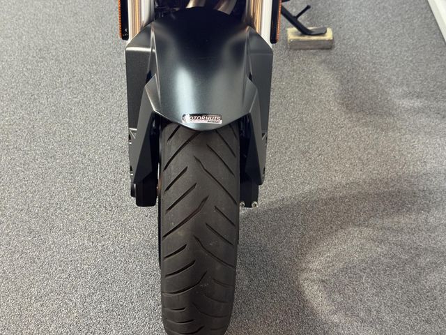 suzuki - gsx-8s