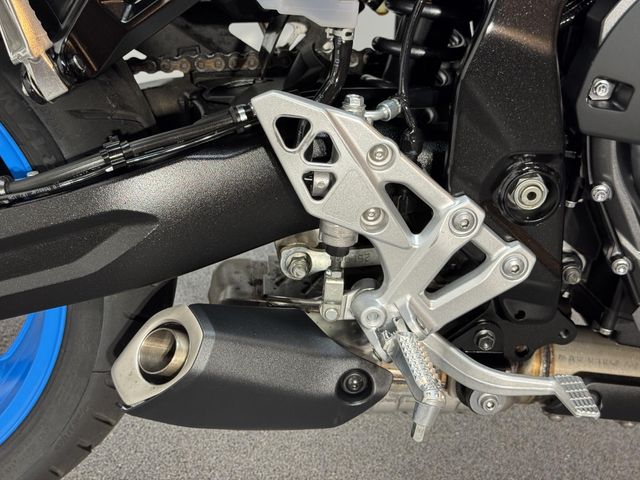 suzuki - gsx-8s