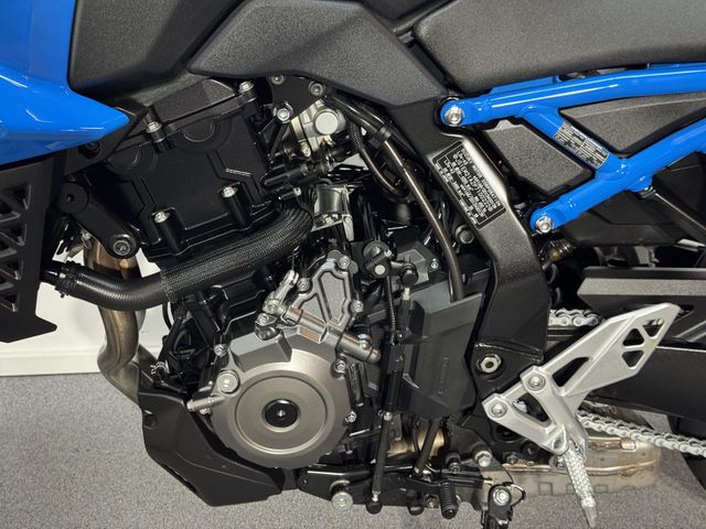 suzuki - gsx-8s