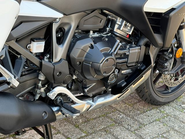 honda - nt-1100-dct