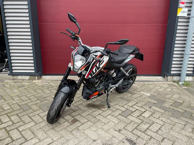 ktm - 125-duke