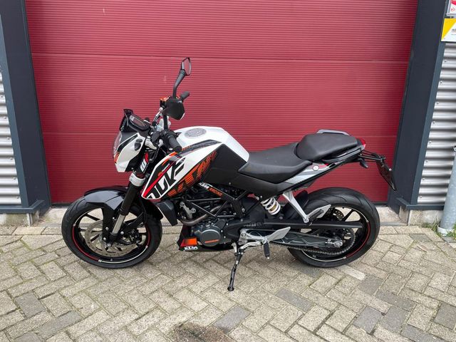 ktm - 125-duke