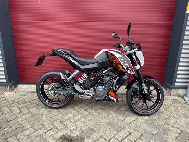 ktm - 125-duke