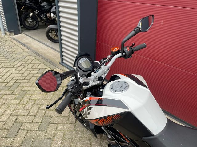 ktm - 125-duke