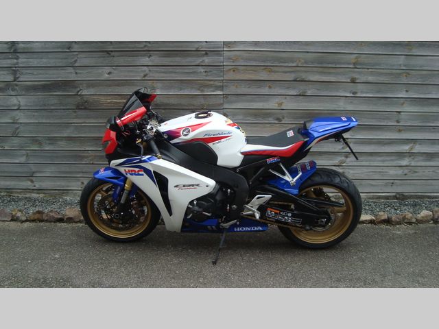 honda - cbr-1000-rr-fireblade