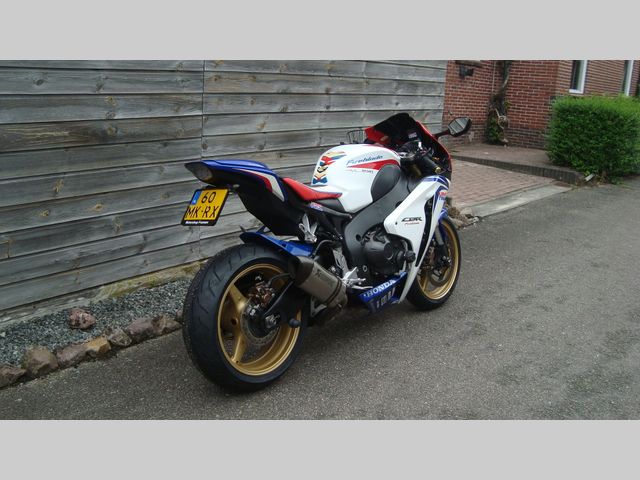 honda - cbr-1000-rr-fireblade