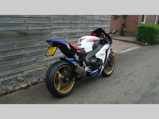 honda - cbr-1000-rr-fireblade