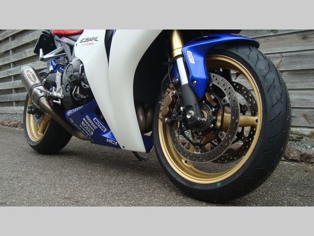 honda - cbr-1000-rr-fireblade