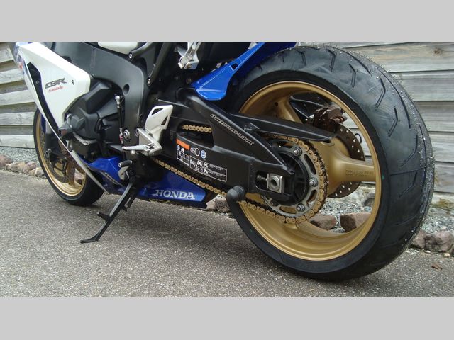 honda - cbr-1000-rr-fireblade