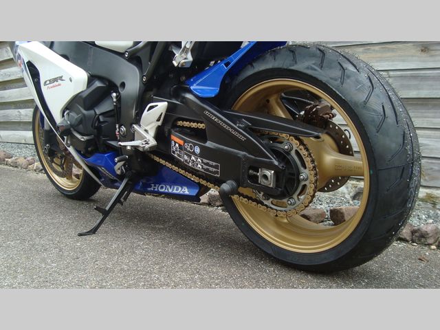 honda - cbr-1000-rr-fireblade