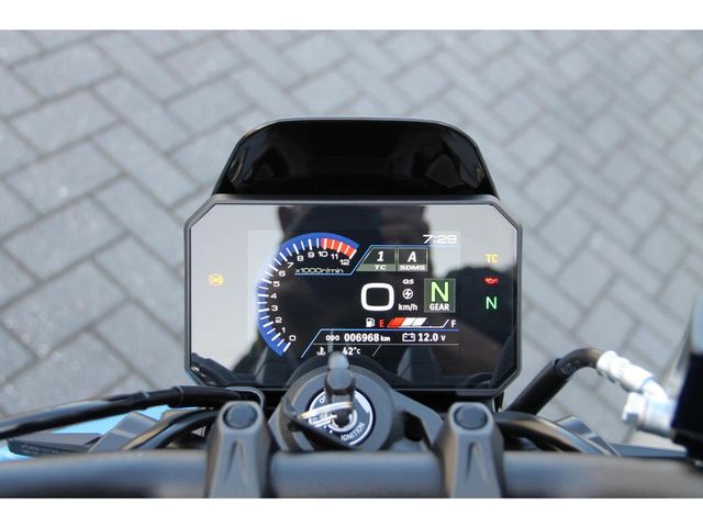 suzuki - gsx-8s