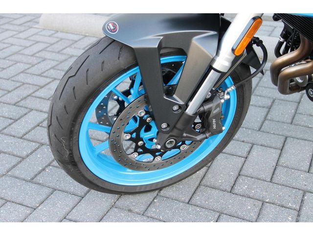 suzuki - gsx-8s