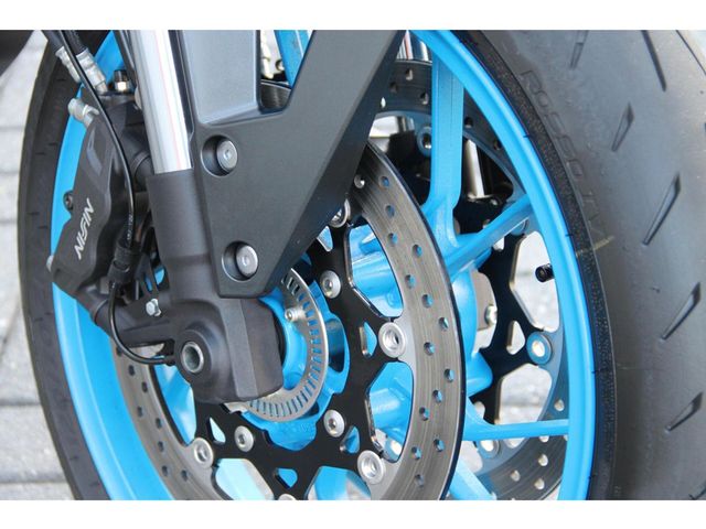 suzuki - gsx-8s