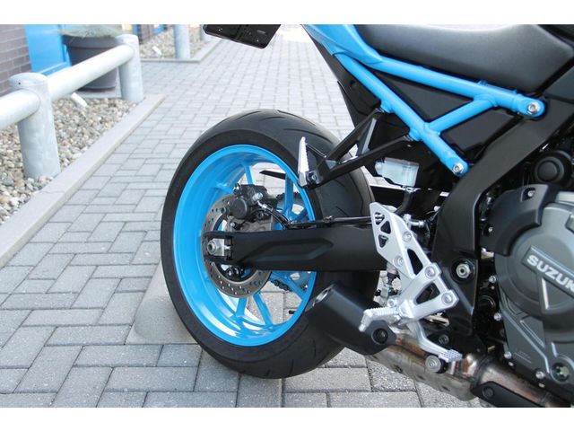 suzuki - gsx-8s