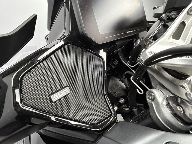 bmw - r-1300-gs-triple-black