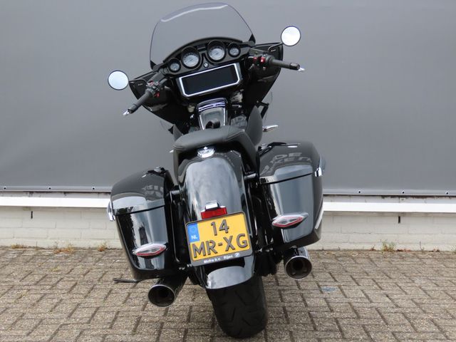 bmw - r-18-b