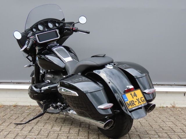 bmw - r-18-b