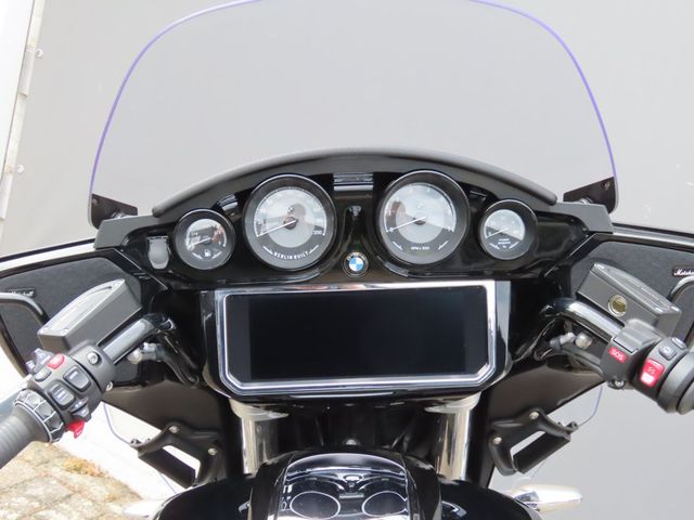 bmw - r-18-b