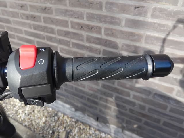 moto-guzzi - v-7-stone