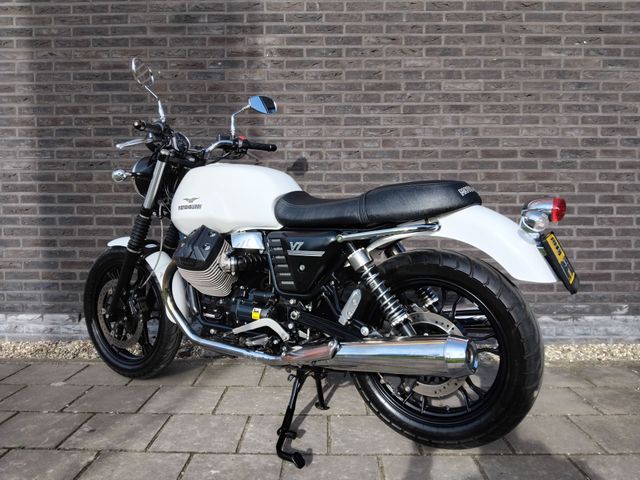 moto-guzzi - v-7-stone