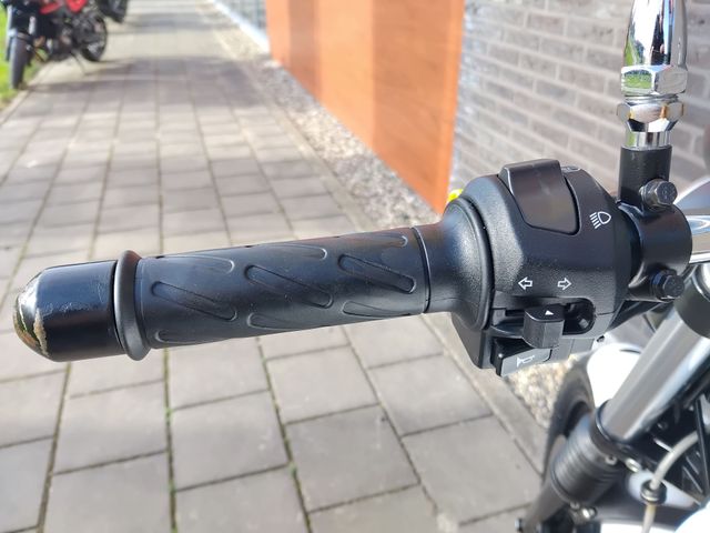 moto-guzzi - v-7-stone