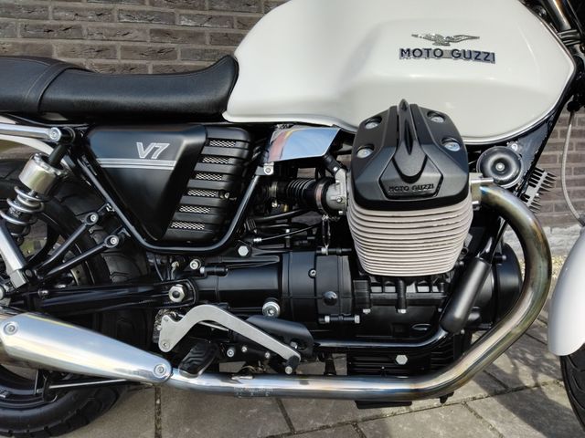 moto-guzzi - v-7-stone