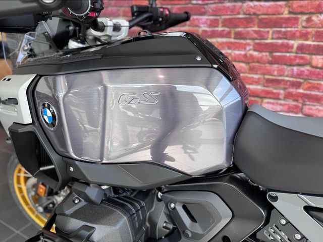 bmw - r-1300-gs-adventure