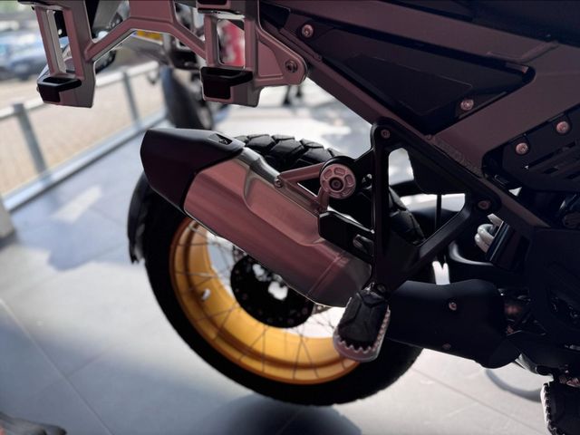 bmw - r-1300-gs-adventure