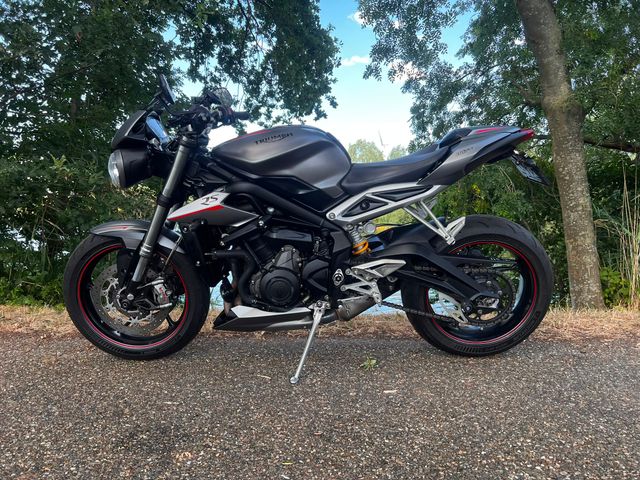 triumph - street-triple-rs