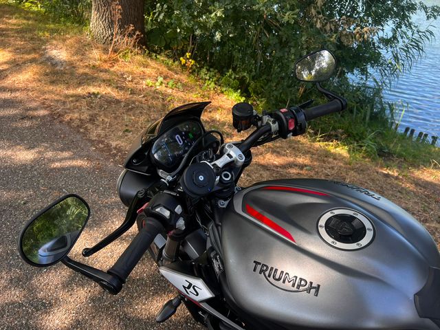 triumph - street-triple-rs