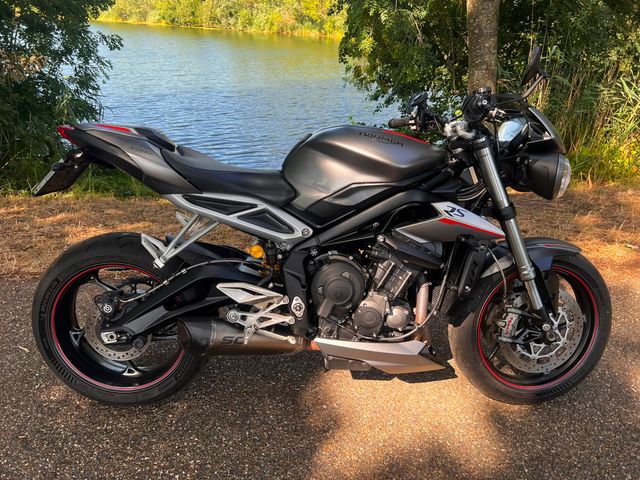 triumph - street-triple-rs