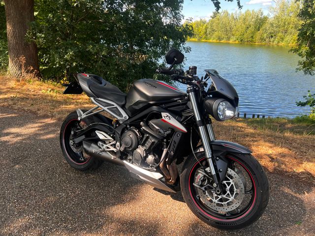 triumph - street-triple-rs