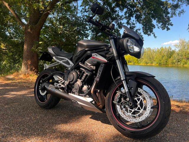 triumph - street-triple-rs