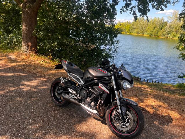 triumph - street-triple-rs